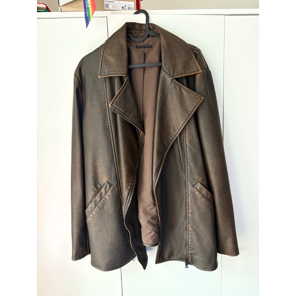 Vintage-Inspired Sisley Women’s Brown Faux Leather Moto Jacket – Chic & Timeless
